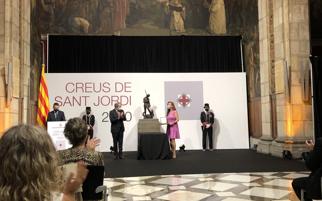 Teresa Capell collects the Creu de Sant Jordi
